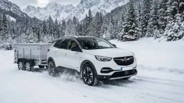 sweet-transfers-lyon-grenoble-chambery-ski-french-alps-car-trailer-01